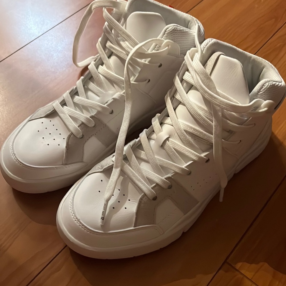On Running The Roger Clubhouse Mid sneaker